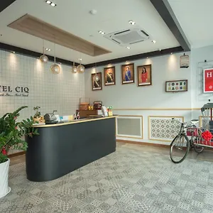 Ciq, Jalan Trus *** Johor Bahru