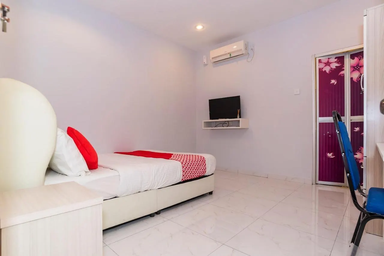 ** Hotel Oyo 1228 R & R Motel Johor Bahru Malaysia