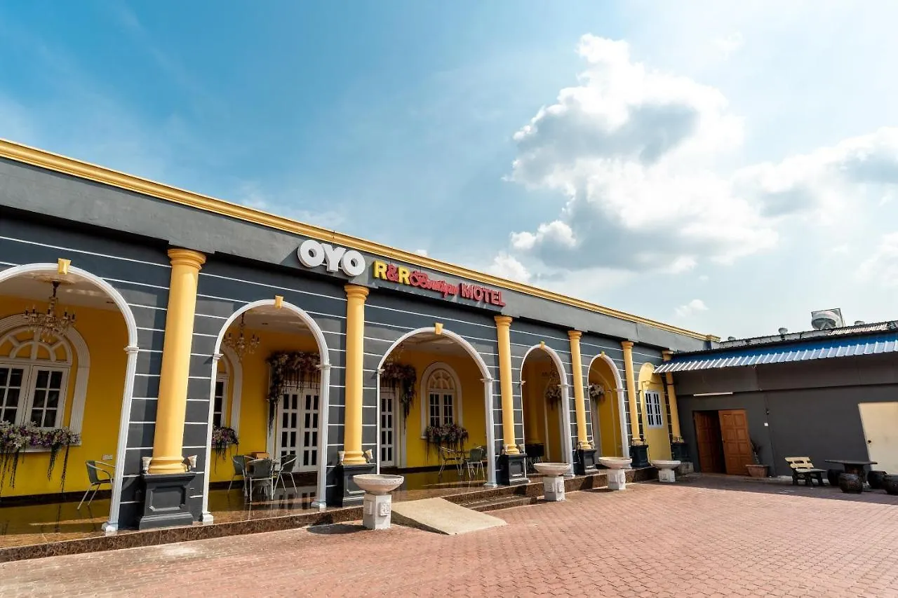 Oyo 1228 R & R Motel Johor Bahru Hotel