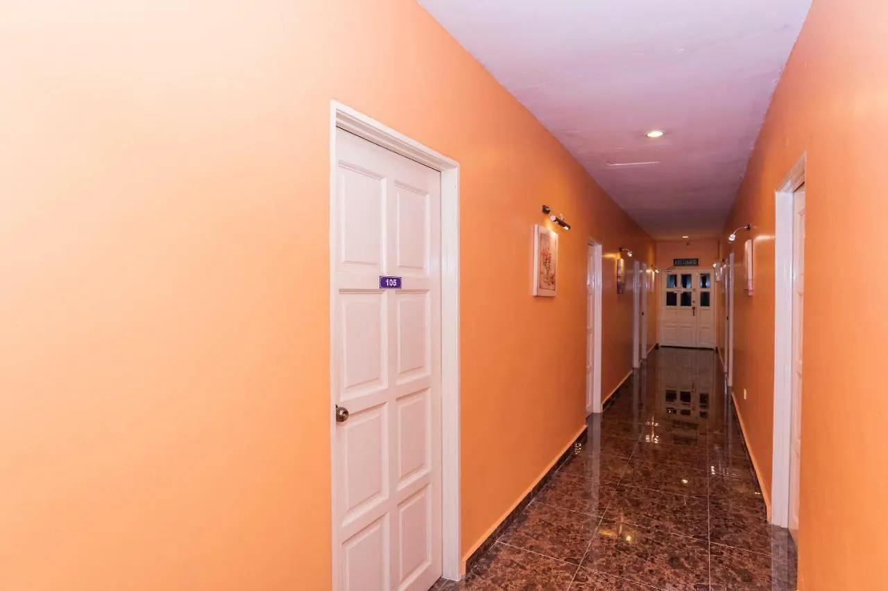 Oyo 1228 R & R Motel Johor Bahru Hotel